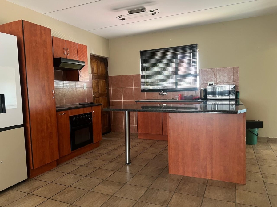 To Let 3 Bedroom Property for Rent in Waterval East North West